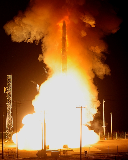 LGM-30G_Minuteman_III_test_launch.jpg